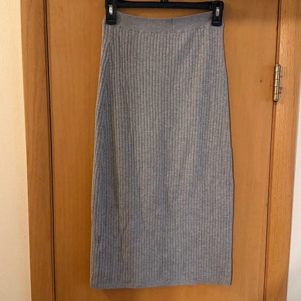 Free People Women’s Skyline Ribbed Knit Pull On Midi Skirt Gray Size Small